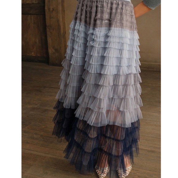 Classic Color Block Stretchy Waist Layered Tulle Maxi Skirt - Picture 12 of 12